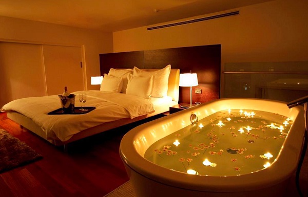 romantic-hotel-room